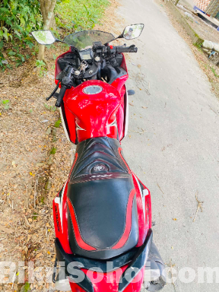 yamaha R15V1